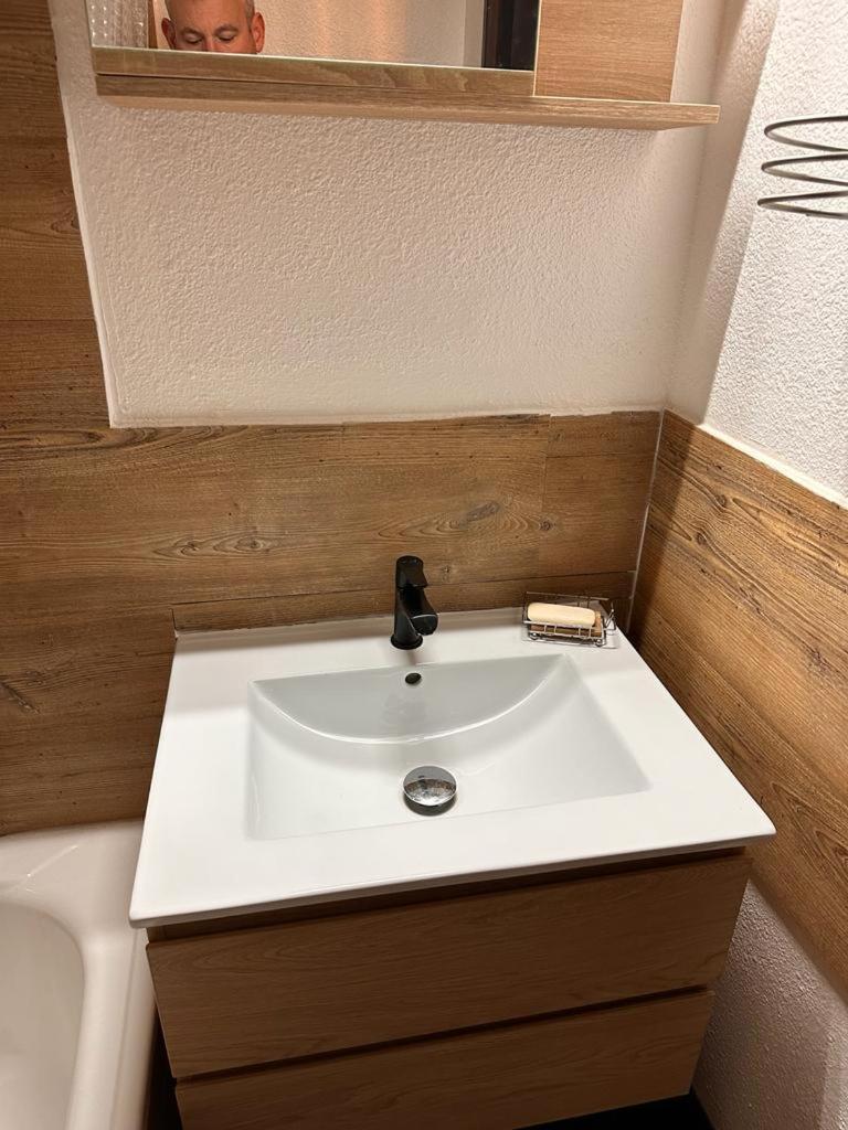 Apartment Valfrejus 19m2 Cosy 60 M Des Pistes Draps Non Compris *